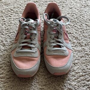 Nike Women's Blush Pink and Light Gray Sneakers